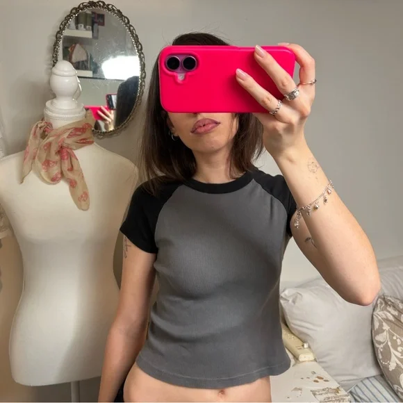 Brandy Melville Ringer Tee - Picture 2 of 5